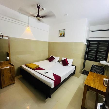 Priya Lodge Calicut Exterior foto