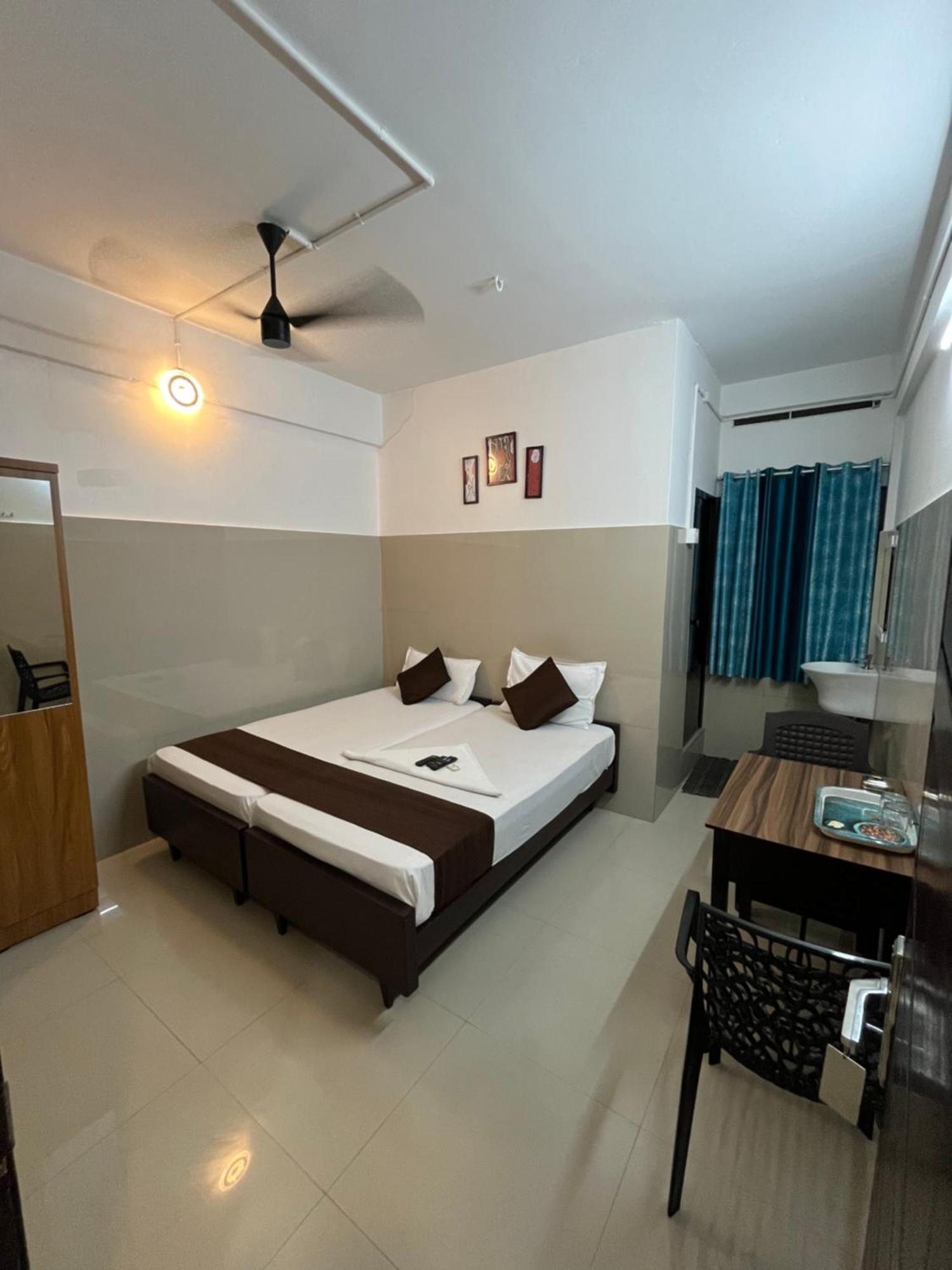 Priya Lodge Calicut Exterior foto