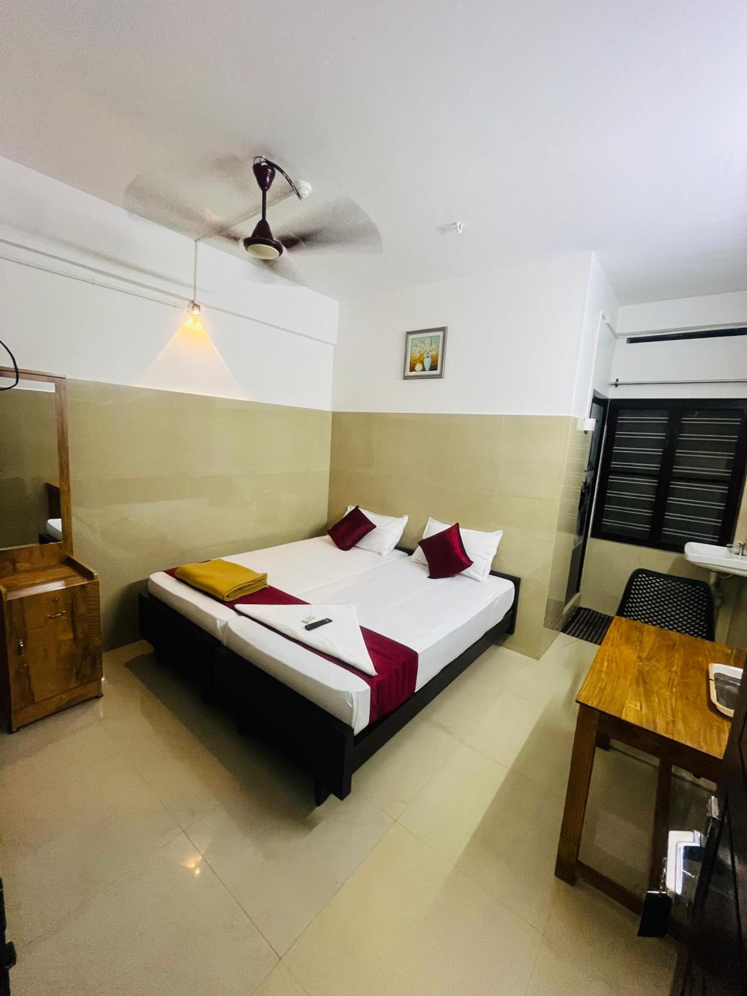 Priya Lodge Calicut Exterior foto